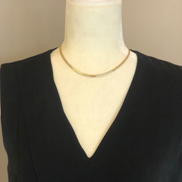 GOLD OMEGA NECKLACE - Picture 1 of 11